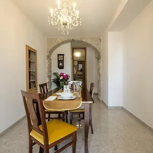  Apartment Derossi